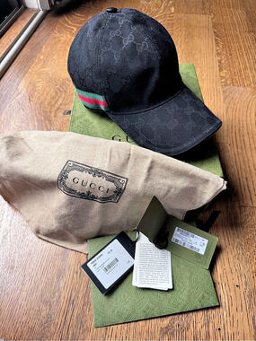 Authentic Gucci Original GG Canvas Baseball Hat w iconic green red web stripe 🧢